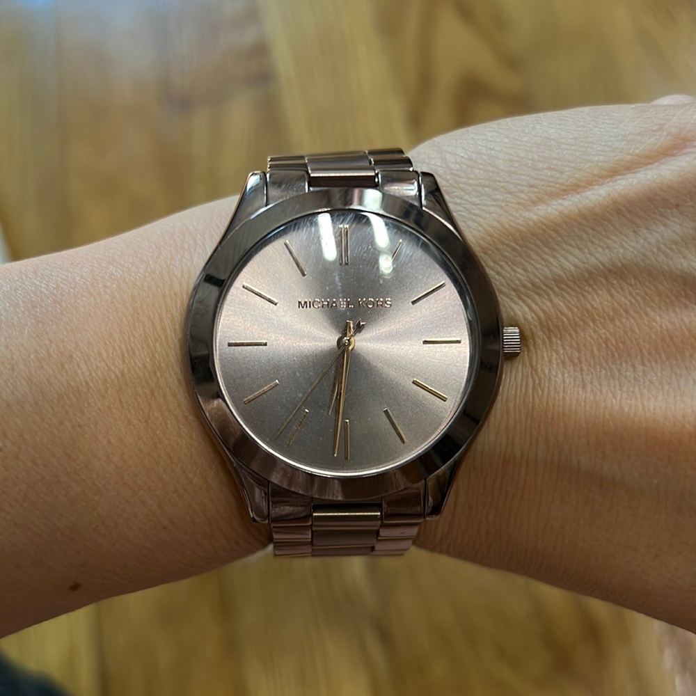 Gorgeous Michael Kors watch (needs battery)